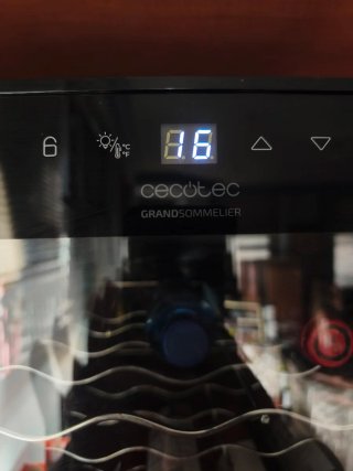 Vinoteca Cecotec 34 botellas