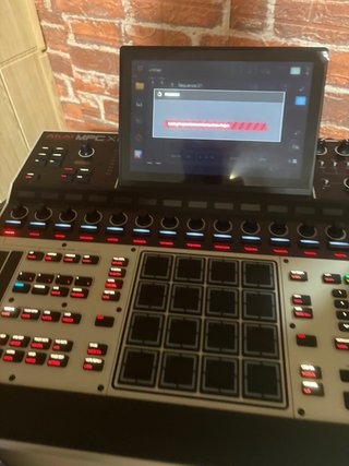 AKIA MPC XL. LEER ANUNCIO no ofertas