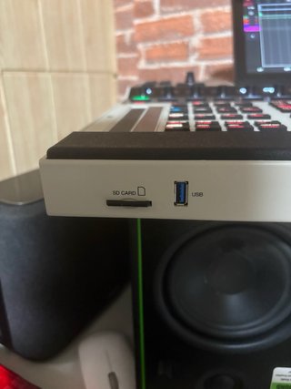 AKIA MPC XL. LEER ANUNCIO no ofertas