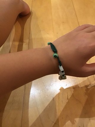 Cuatro Pulseras