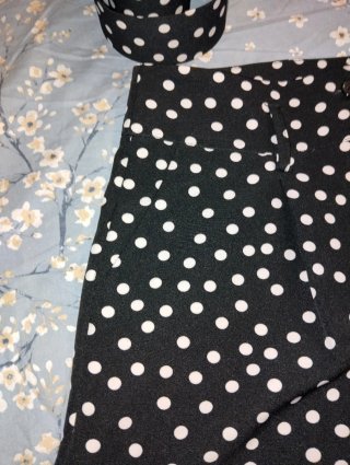 Shorts a pois con cintura
