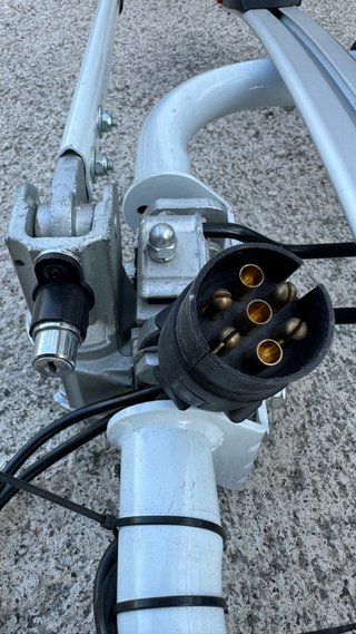 Portabiciclette a sfera per 3 biciclette