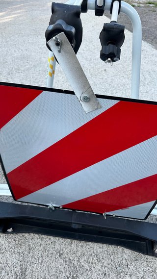 Portabiciclette a sfera per 3 biciclette
