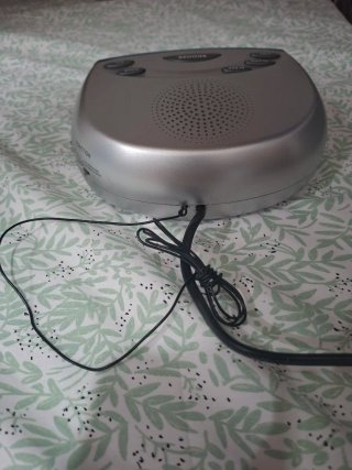 Radio Reloj Despertador Sanyo RM-5090
