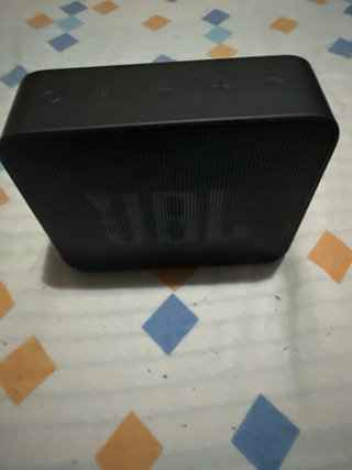 Altavoz JBL Go Essential Negro