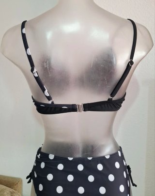 Bikini lunares negro y blanco