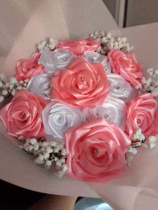 Ramo de flores eternas rosas