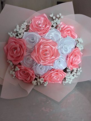 Ramo de flores eternas rosas