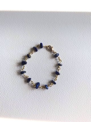 Bracciale con lapislazzuli e catena dorata