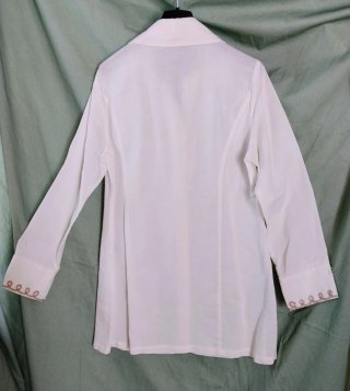 Elegante Camisa Blanca Bordada