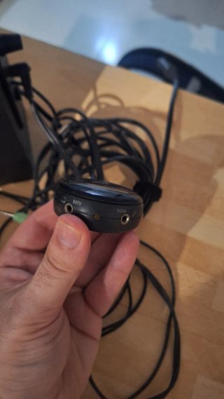 Logitech S-220 Altavoces 2.1 Negro