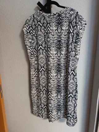 Vestido KOROSHI estampado talla XL