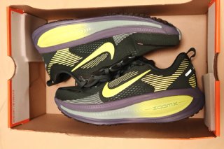 Nike Vomero 18 Talla 39 Verde Oscuro/Amarillo