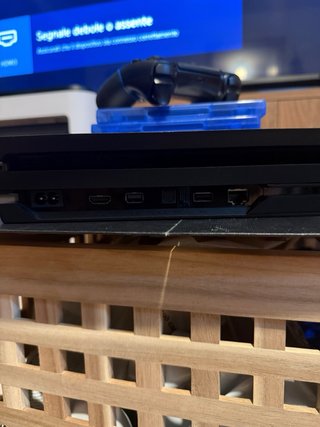 PS4 Pro 1TB + Controller + 3 Giochi