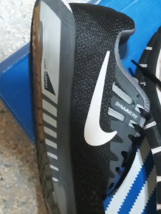 Zapatillas Nike Zoom Negras y Grises