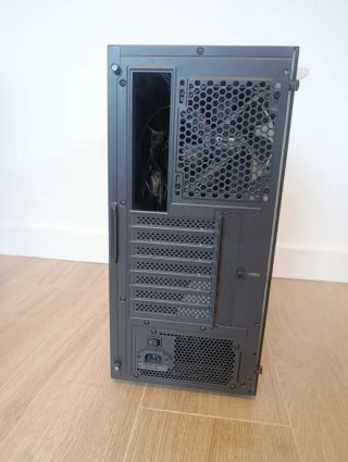 Torre PC Tempest negra transparente