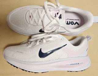 Nike Vomero 18 GS T38 Mujer Blanca y Rosa