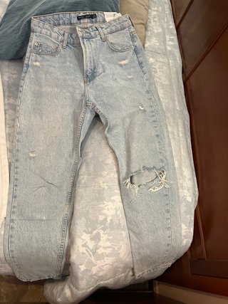 Pantalones vaqueros Hollister rojos acampanados
