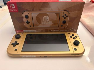 Nintendo Switch Lite Dorado