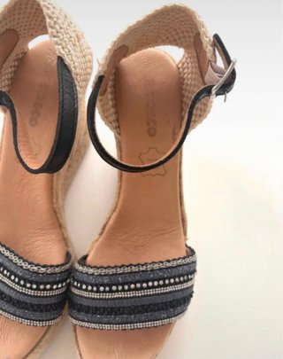 Sandalias Esparto de Piel con Cuña y Pedrería