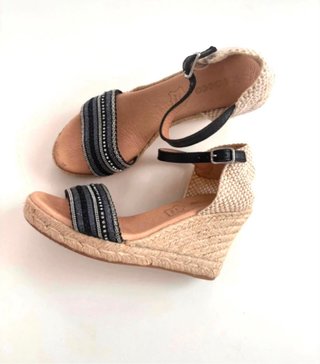 Sandalias Esparto de Piel con Cuña y Pedrería