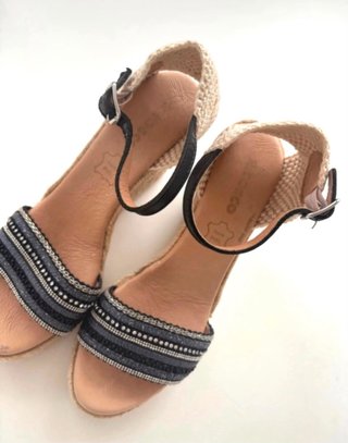 Sandalias Esparto de Piel con Cuña y Pedrería