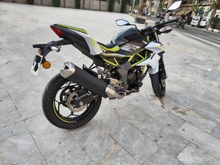 KAWASAKI Z125 Negra/Verde/Blanca
