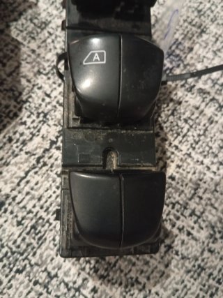 Mando elevalunas Nissan Juke f16