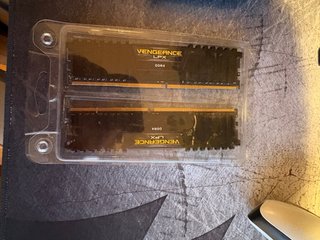 Corsair 2x 8Vengeance LPX DDR4 RAM