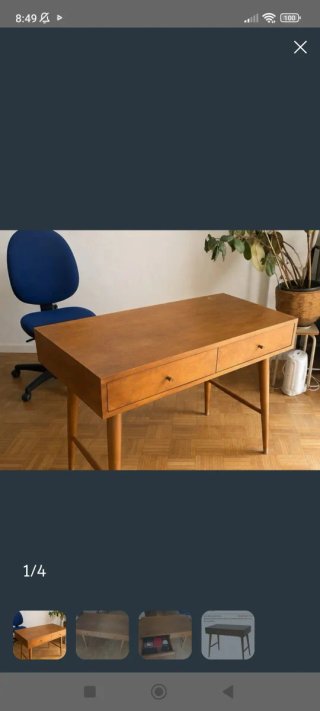 Mesa de madera con cajones