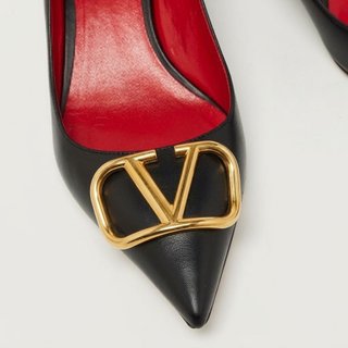Tacchi Valentino Neri con Dettaglio Dorato