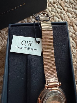 Reloj Daniel Wellington Negro y Dorado