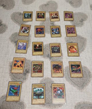 Lotto carte Yu-gi-oh!