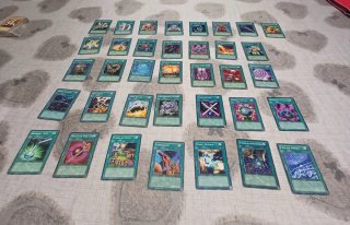 Lotto carte Yu-gi-oh!