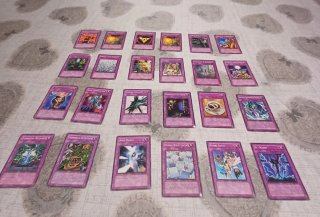Lotto carte Yu-gi-oh!