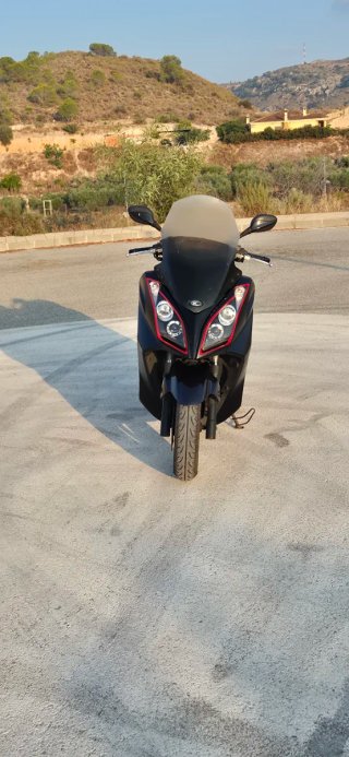 Kymco Superdink 125cc Maxi Scooter