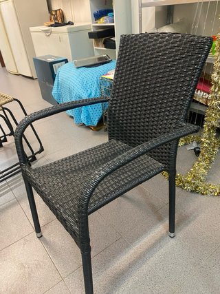 8 Sillas de Terraza Negras Apilables 10€ cada una.