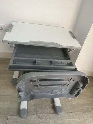 Escritorio y silla infantil regulable