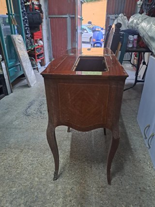 Mueble tocador antiguo sin máquina