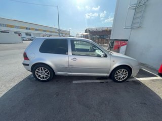 Volkswagen Golf vr5