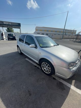 Volkswagen Golf vr5