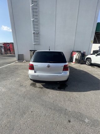 Volkswagen Golf vr5