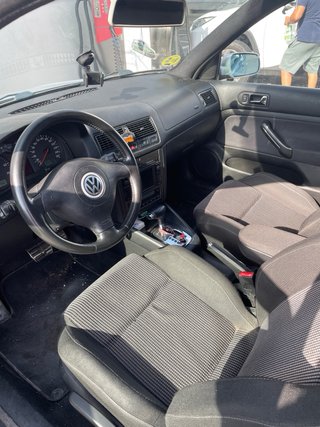 Volkswagen Golf vr5