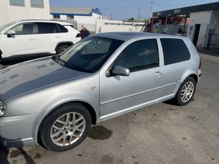 Volkswagen Golf vr5