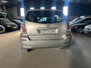 Toyota Verso 2004