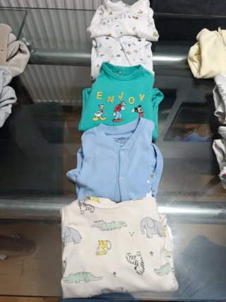 Lote 6 pijamas bebé 62-68 cm (6 meses)