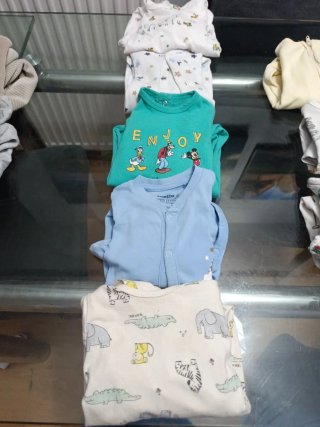 Lote 6 pijamas bebé 62-68 cm (6 meses)