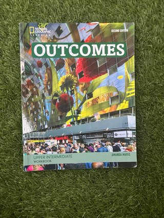 Pack de tres libros de inglés outcomes