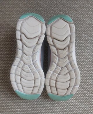 ZAPATILLAS SKECHERS GRIS Y ROSA