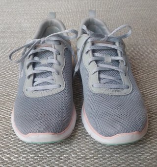 ZAPATILLAS SKECHERS GRIS Y ROSA